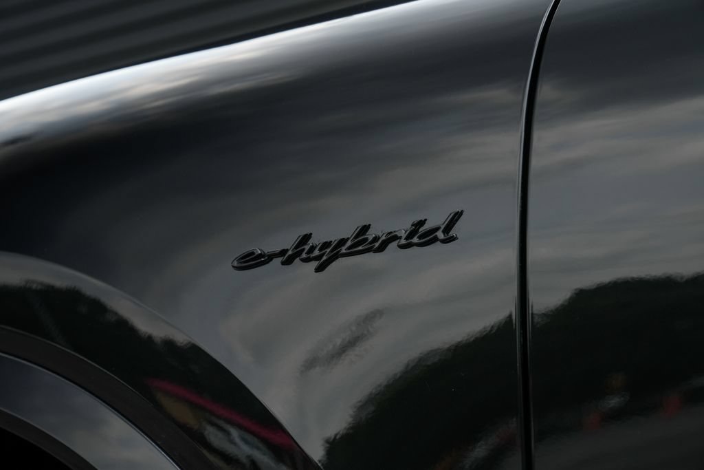Certified 2025 Porsche Cayenne E-Hybrid AWD/4WD image 13