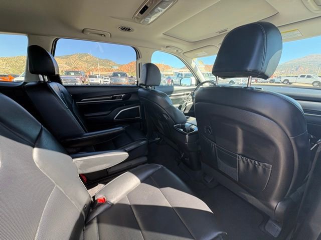 Used 2025 Kia Telluride S image 19