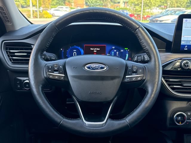 Used 2020 Ford Escape Titanium w/ Titanium Premium Package 2.0 AWD/4WD image 14