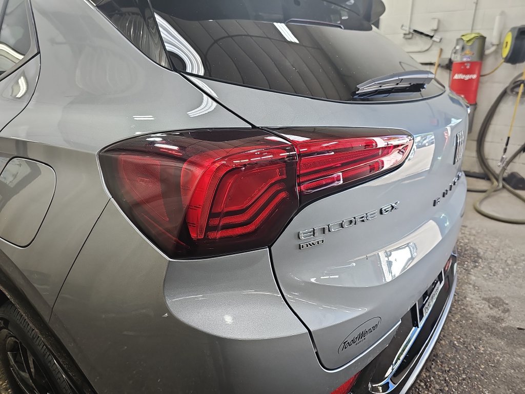 Certified 2024 Buick Encore GX Sport Touring w/ Advanced Technology Package AWD/4WD image 38