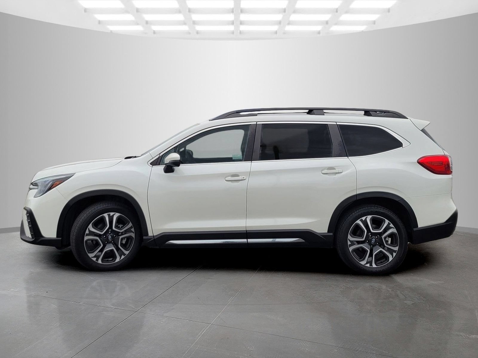 Used 2023 Subaru Ascent Limited AWD/4WD image 9