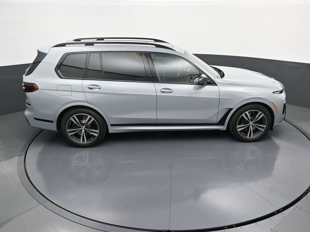 New 2026 BMW X7 M60i w/ Executive Package image 48