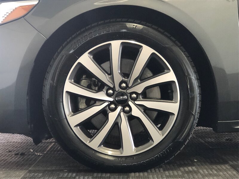 Used 2019 Lincoln Continental Premiere FWD image 19