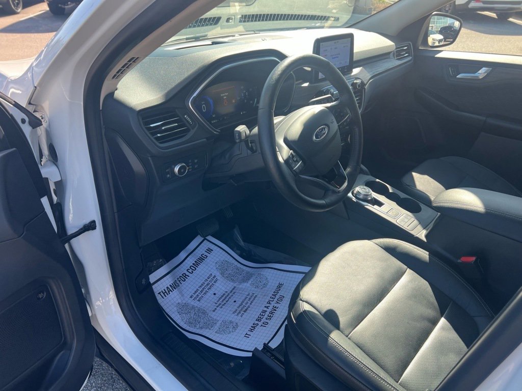 Used 2020 Ford Escape Titanium FWD image 6