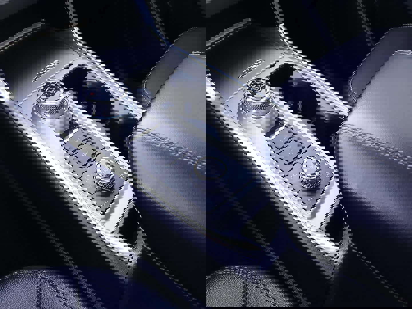 Used 2020 Ford Explorer XLT w/ Equipment Group 202A image 46