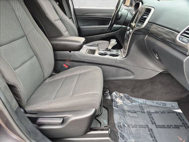 Used 2021 Jeep Grand Cherokee Laredo AWD/4WD image 22
