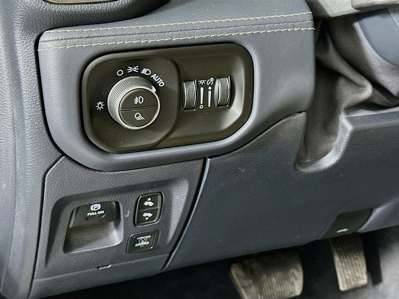 Used 2021 RAM 1500 Limited AWD/4WD image 11