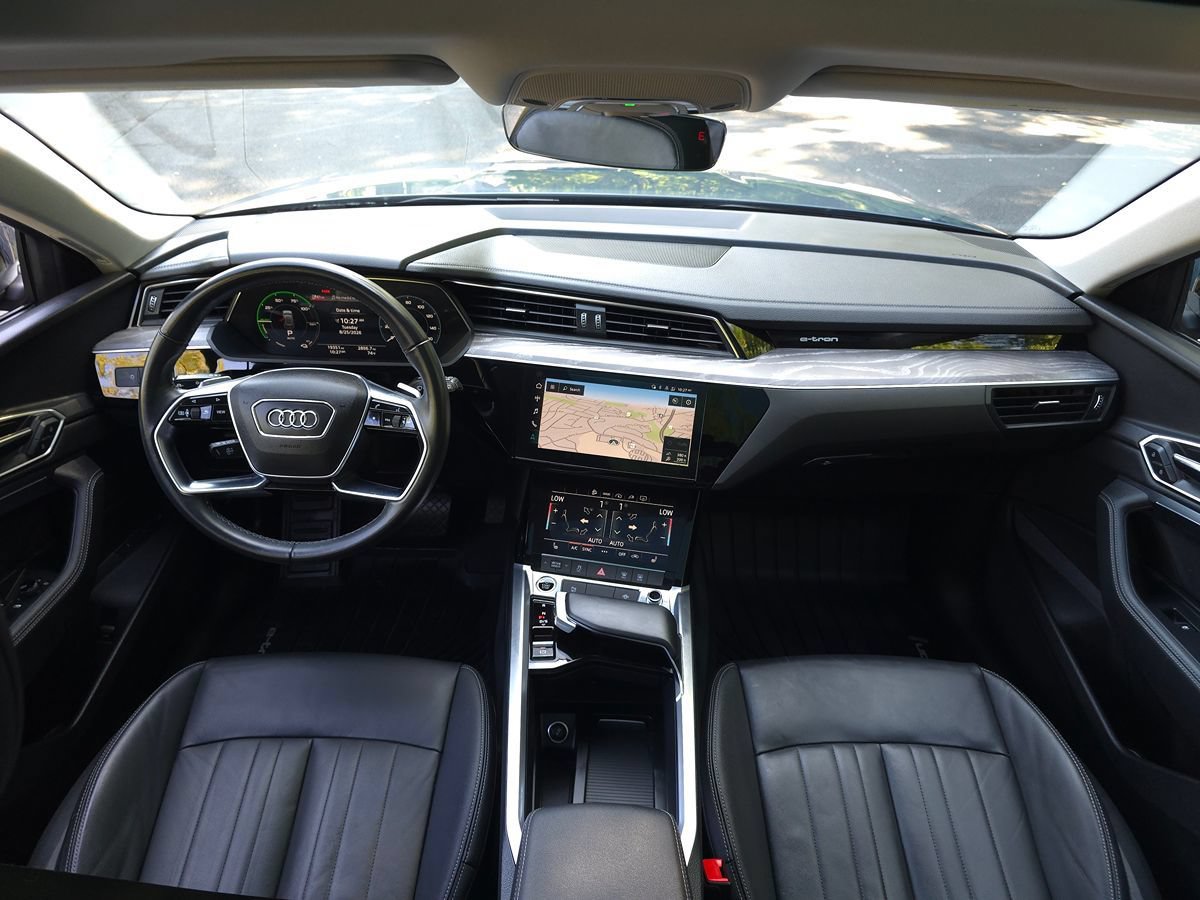 Used 2024 Audi Q8 e-tron Premium AWD/4WD image 10