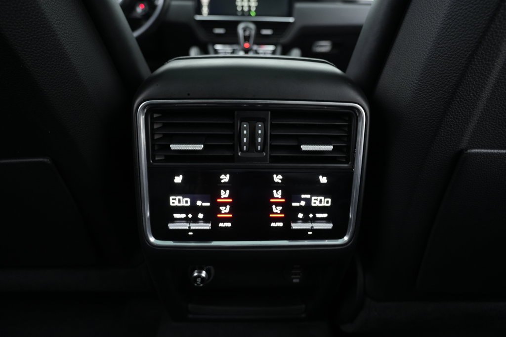 Used 2019 Porsche Cayenne Turbo AWD/4WD image 44