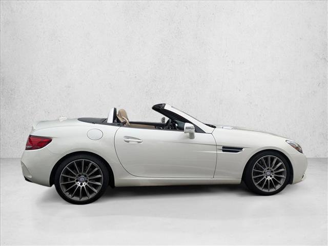 Used 2017 Mercedes-Benz SLC 300 image 4