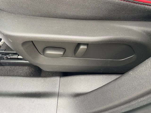 Used 2023 Buick Envision Essence w/ Technology Package I image 16