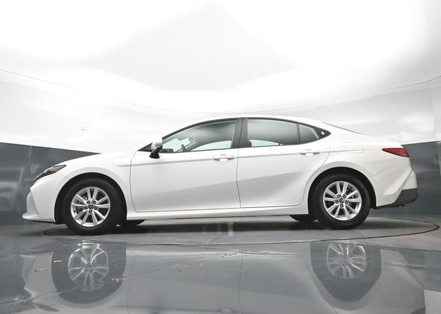 Used 2025 Toyota Camry LE FWD image 28
