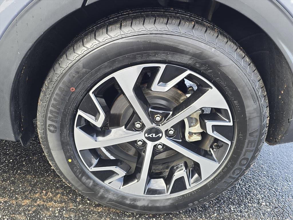 Used 2023 Kia Sportage EX image 12