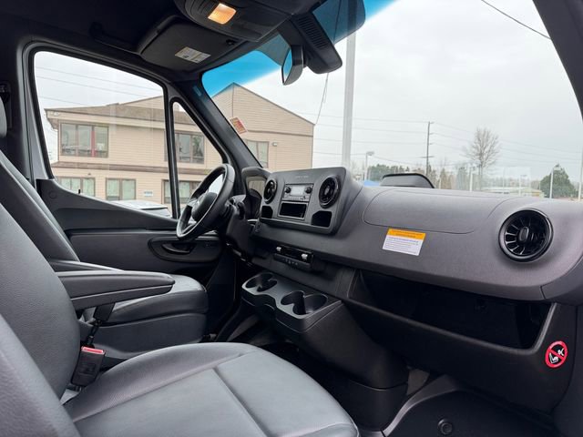 Used 2025 Mercedes-Benz Sprinter 2500 image 33