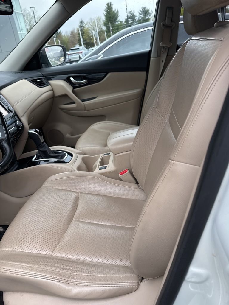 Used 2017 Nissan Rogue SL image 5