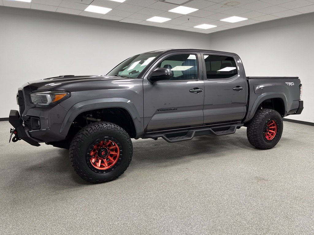 Used 2017 Toyota Tacoma TRD Sport w/ Tow Package (A/T) AWD/4WD image 6
