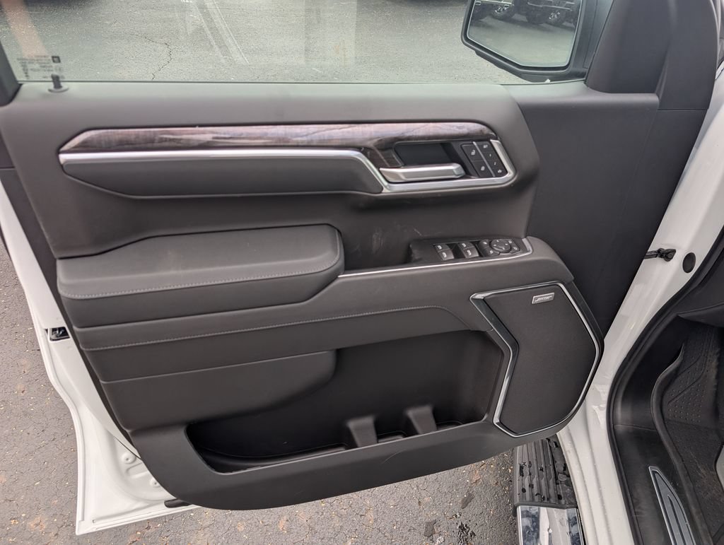 New 2026 Chevrolet Silverado 1500 LTZ w/ LTZ Premium Package AWD/4WD image 14