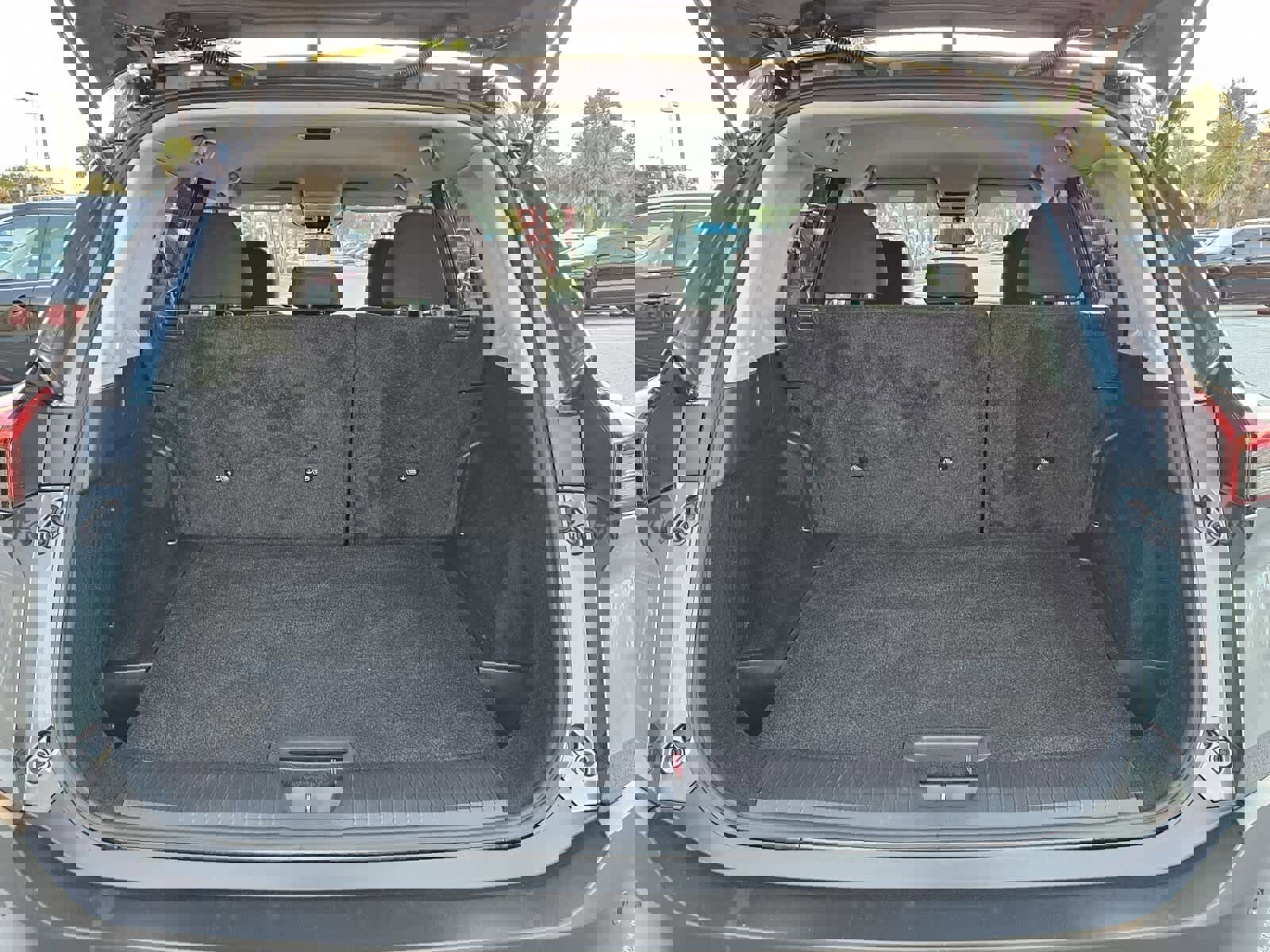 Used 2023 Nissan Rogue S image 6