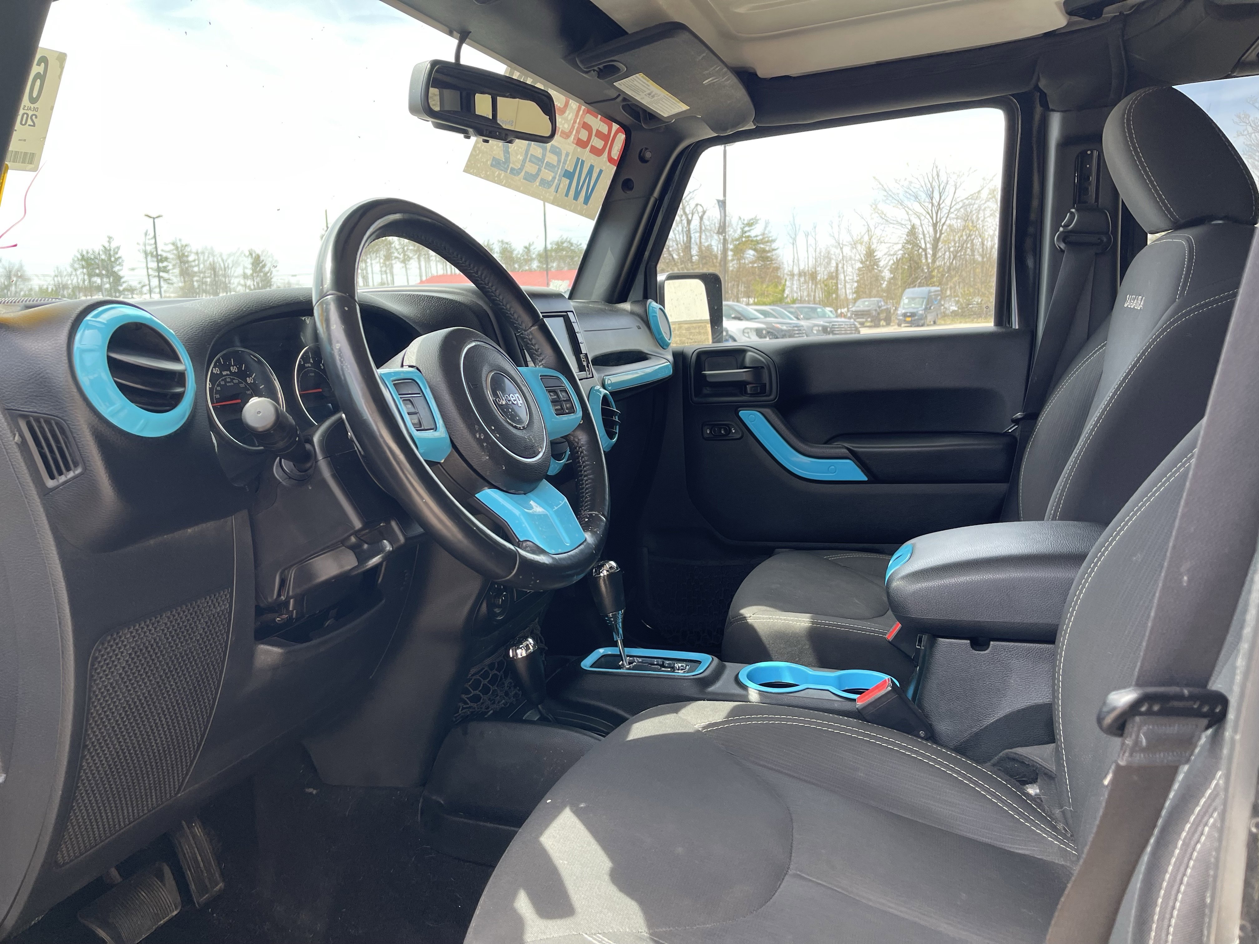 Used 2017 Jeep Wrangler Unlimited Sahara AWD/4WD image 10