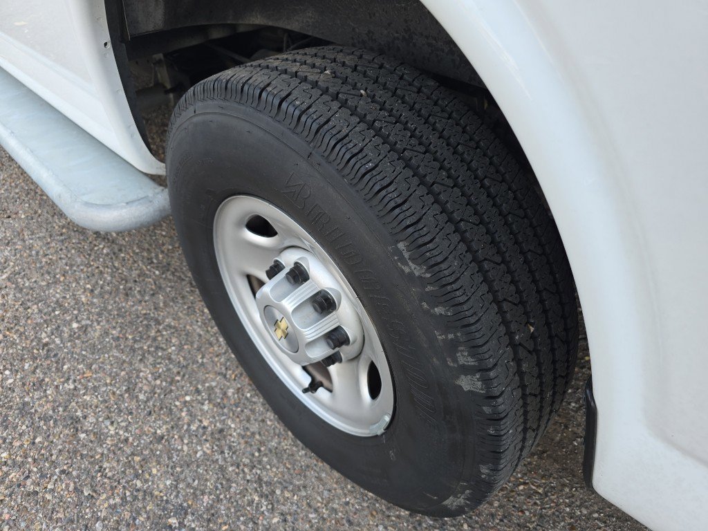 Used 2024 Chevrolet Express 2500 w/ Driver Convenience Package image 32