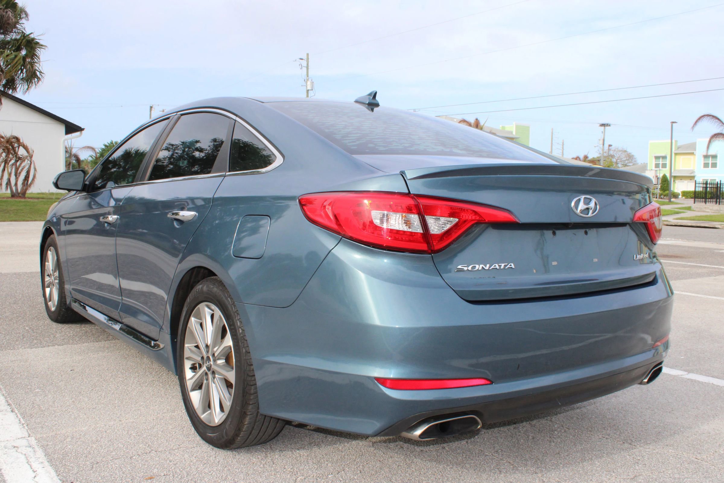 Used 2017 Hyundai Sonata Limited FWD image 4