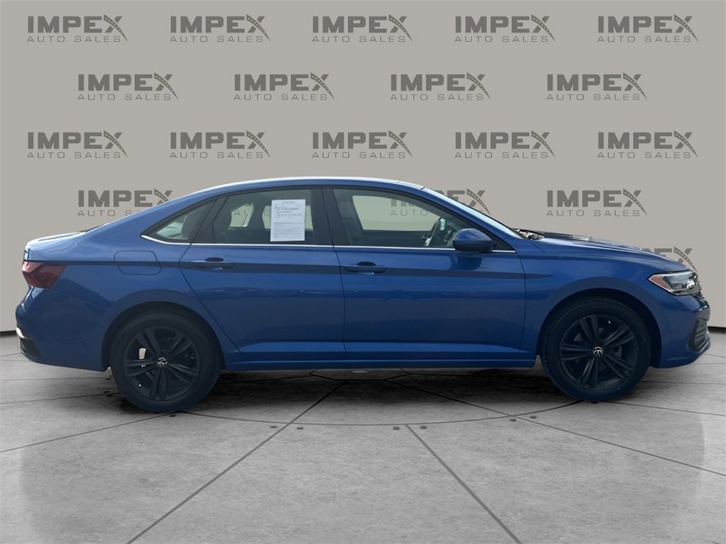 Used 2024 Volkswagen Jetta SE image 6