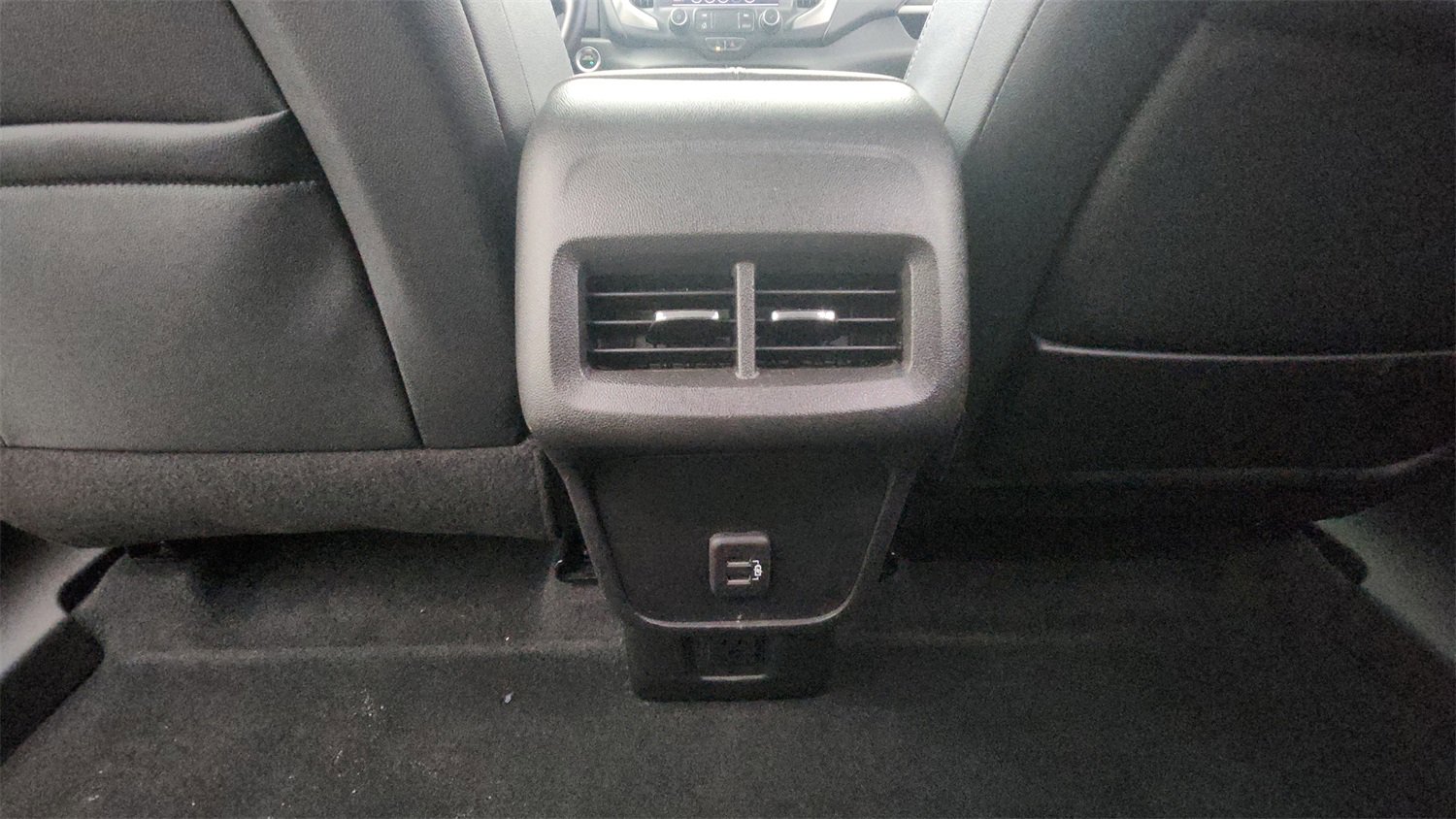 Used 2023 GMC Terrain SLT image 24