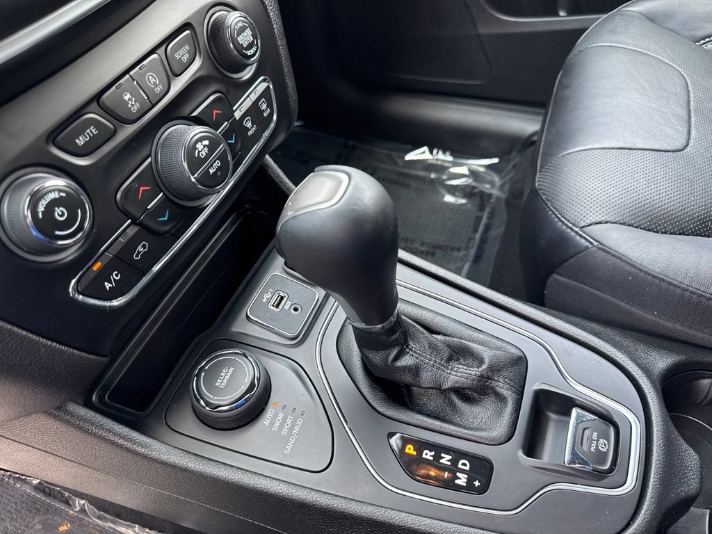Used 2021 Jeep Cherokee Latitude Lux 80th Anniv w/ Quick Order Package 26U 80TH AWD/4WD image 32
