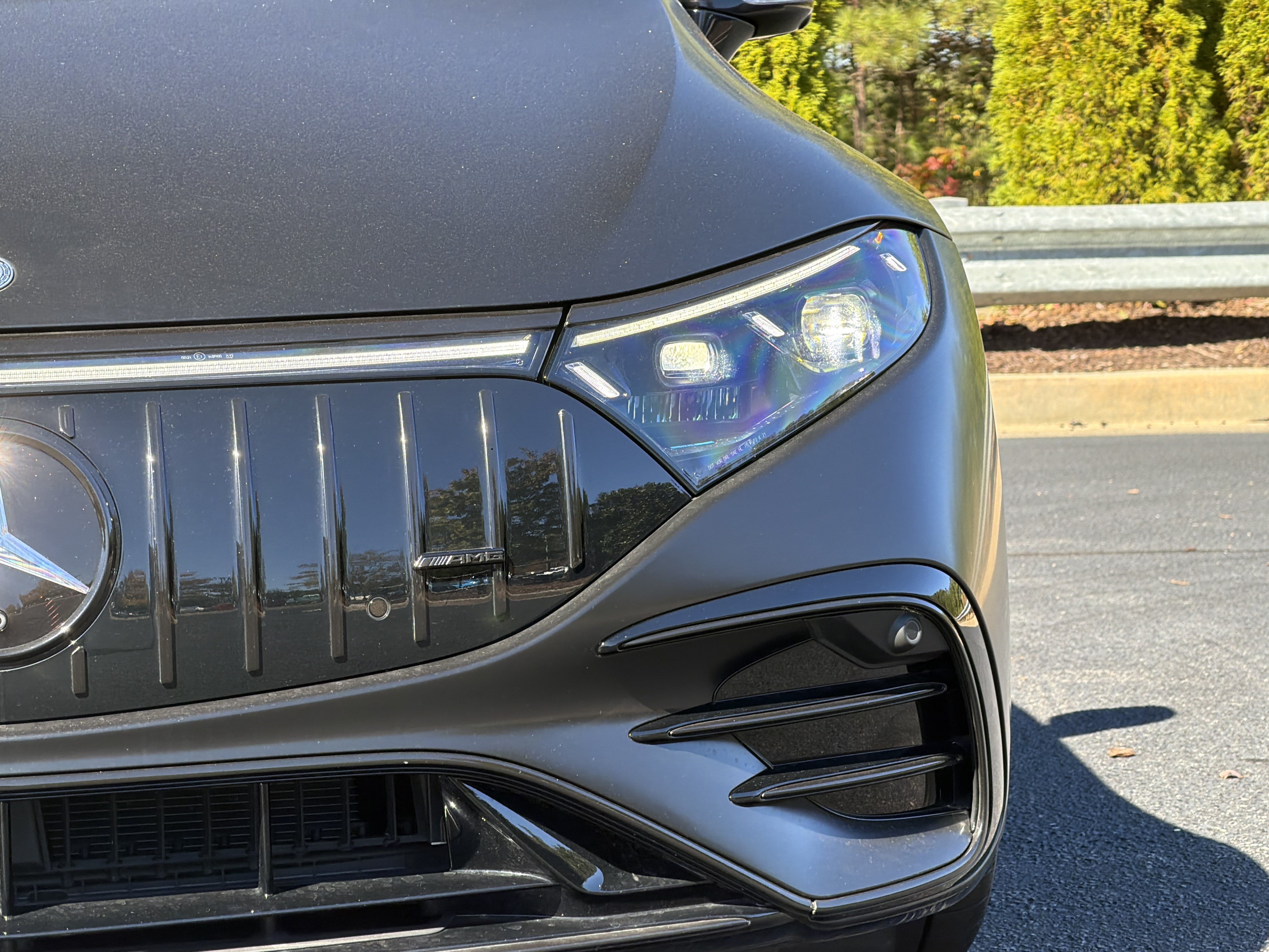 Used 2022 Mercedes-Benz EQS AMG 4MATIC w/ Exclusive Trim Package image 21