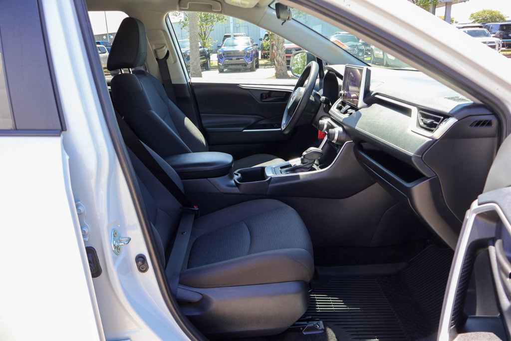 Used 2024 Toyota RAV4 LE image 8