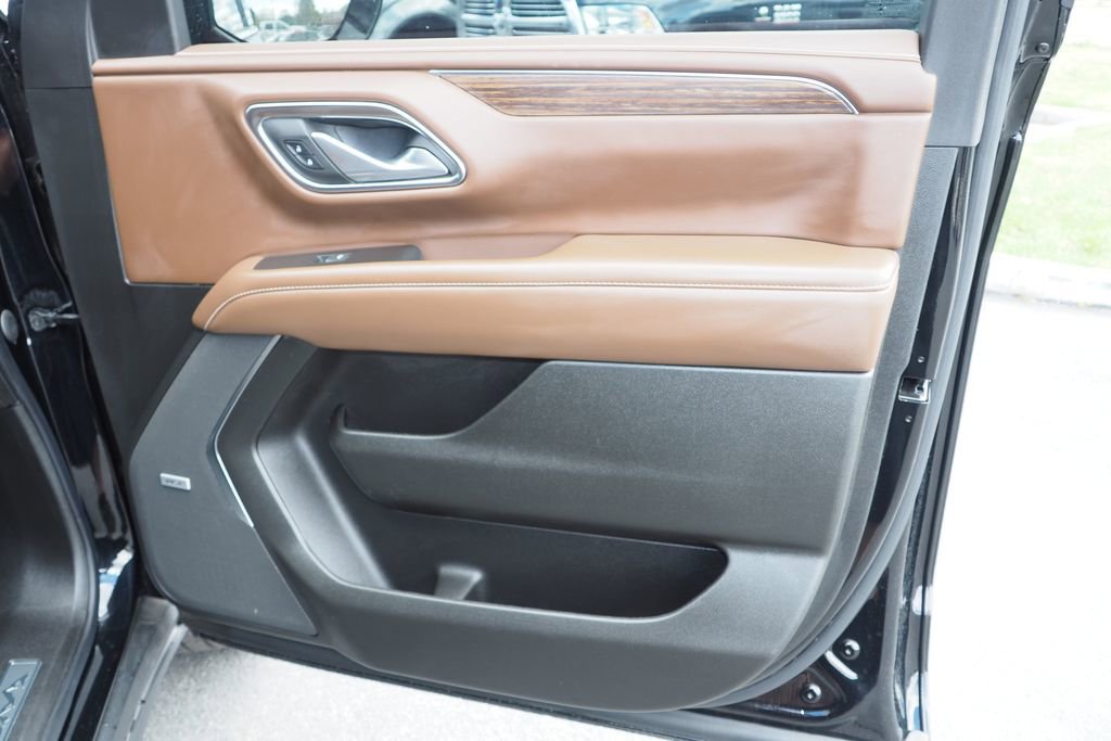 Used 2022 Chevrolet Suburban High Country w/ Premium Package 2 image 25