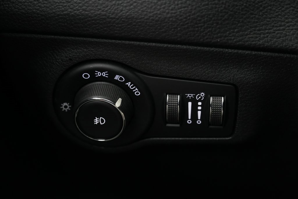 Used 2018 Jeep Compass Limited w/ Navigation Group image 46