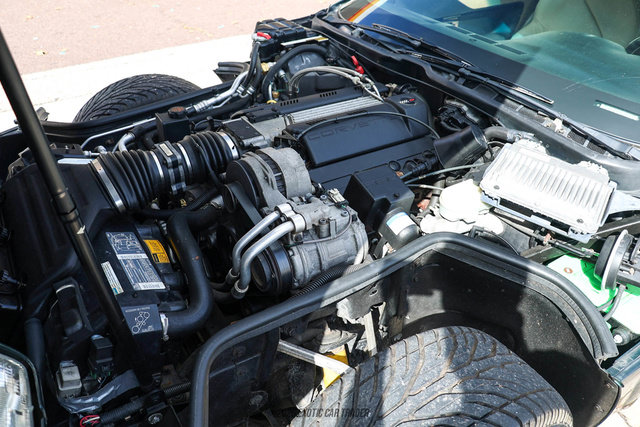Used 1995 Chevrolet Corvette Convertible RWD image 16