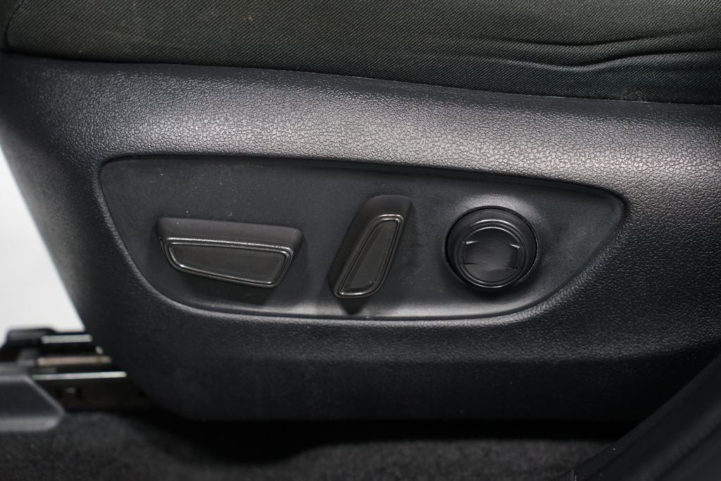 Certified 2025 Toyota RAV4 XLE image 33