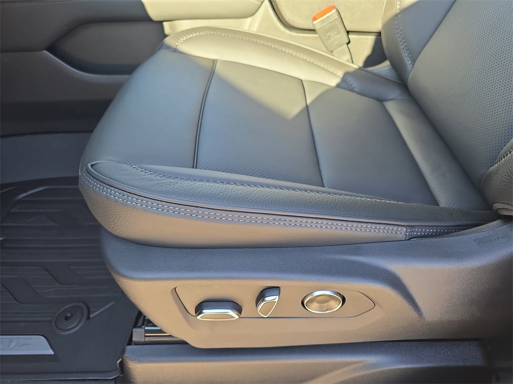 New 2026 GMC Yukon Denali w/ Sun & Power Step Package image 30