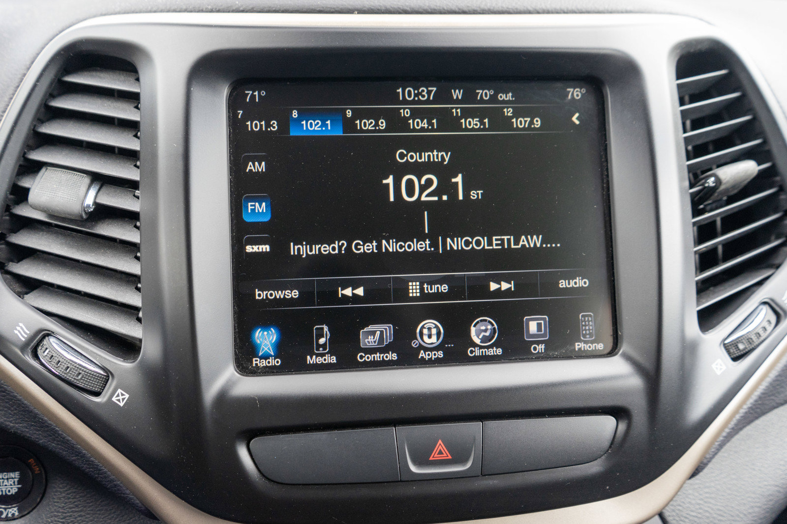 Used 2017 Jeep Cherokee Limited w/ Trailer Tow Group AWD/4WD image 16