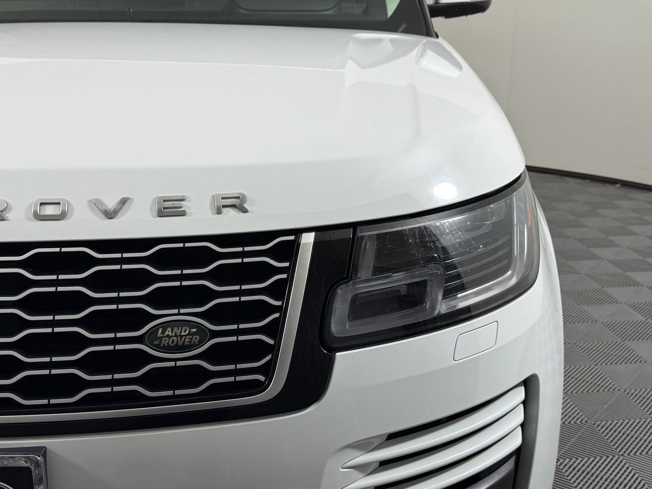 Used 2018 Land Rover Range Rover Long Wheelbase Supercharged image 20