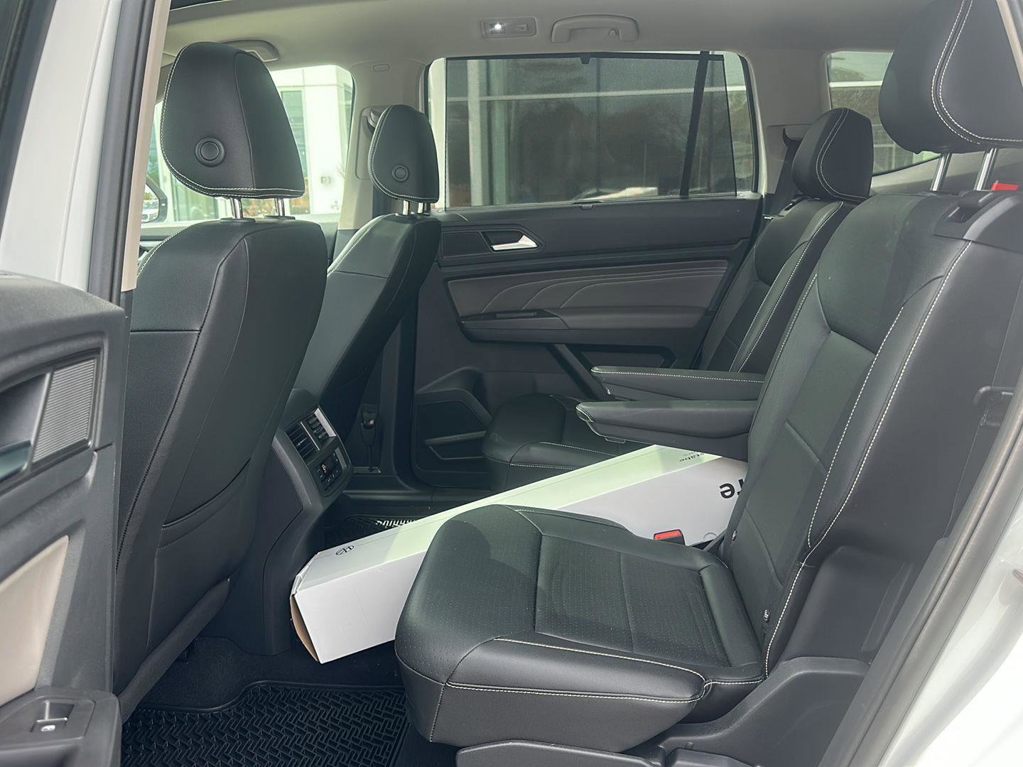 Used 2023 Volkswagen Atlas SEL AWD/4WD image 10