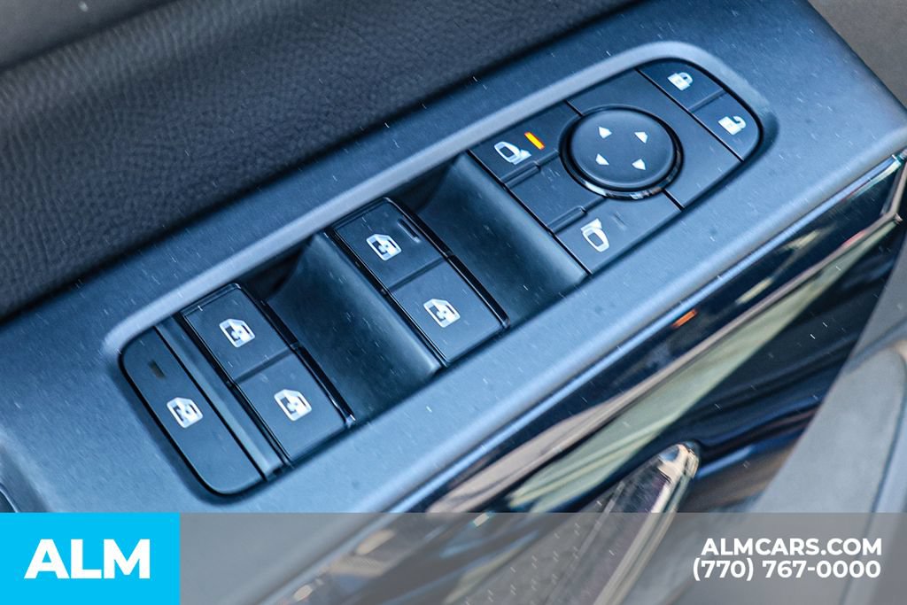 Used 2025 Nissan Pathfinder SV FWD image 49