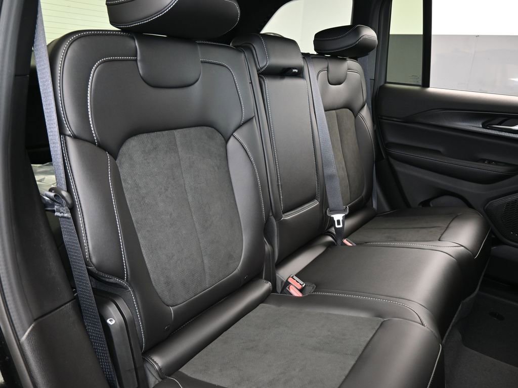 New 2025 Jeep Grand Cherokee Laredo image 33