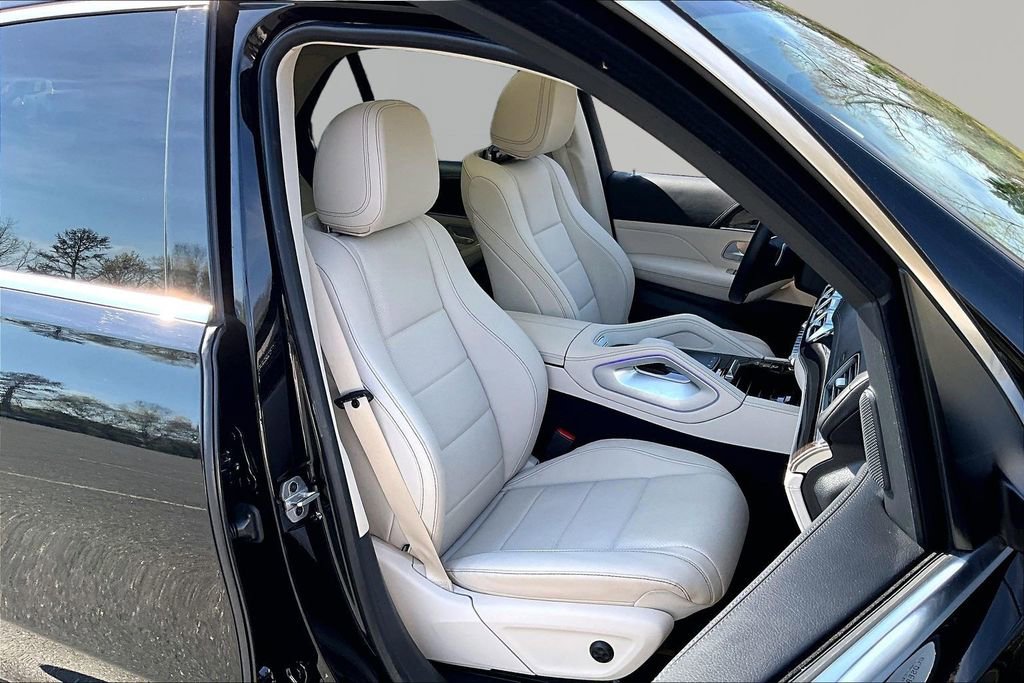 Used 2025 Mercedes-Benz GLE 450e 4MATIC w/ Winter Package image 20