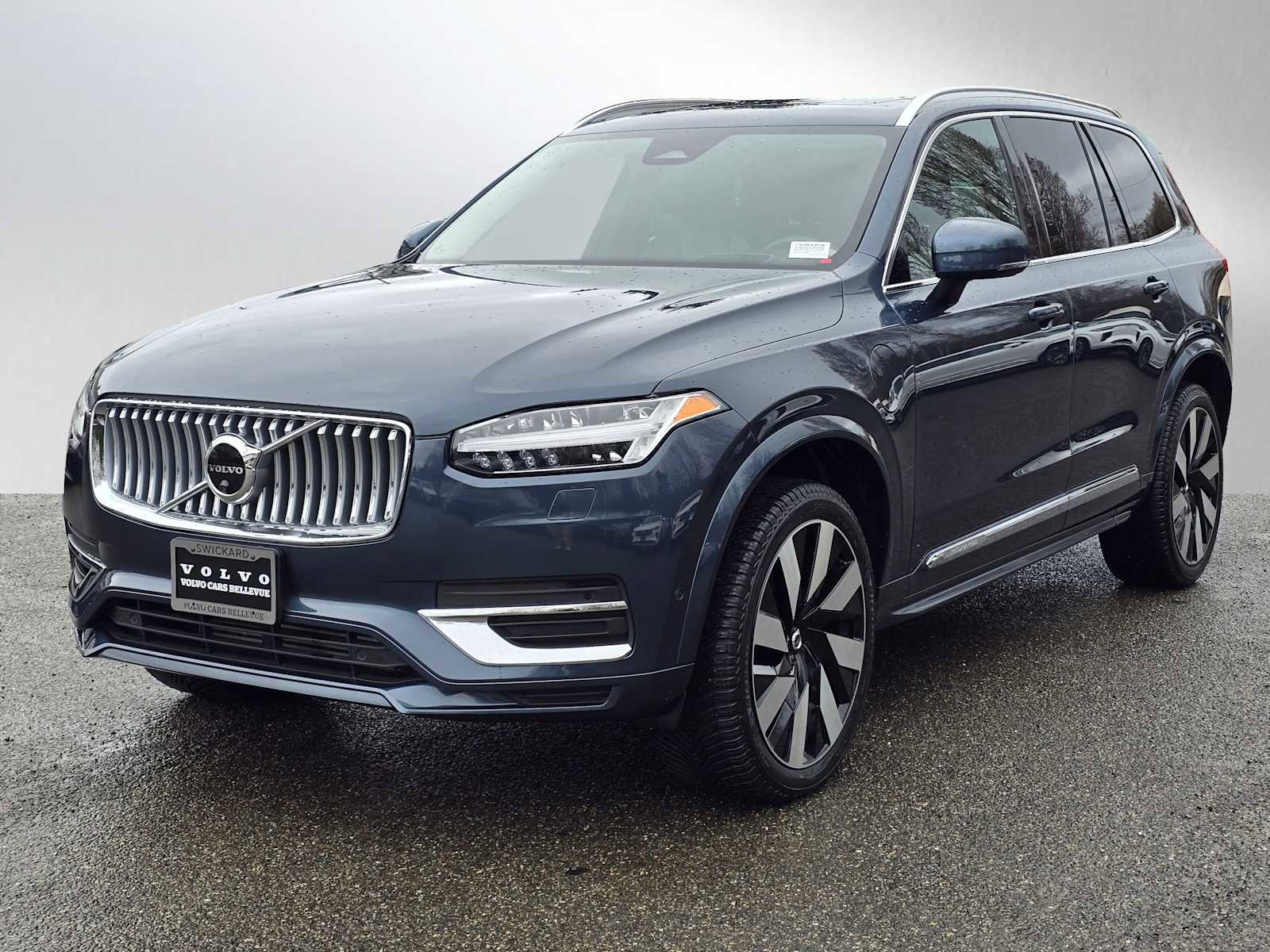 Certified 2023 Volvo XC90 T8 Ultimate w/ Protection Package Premier image 7