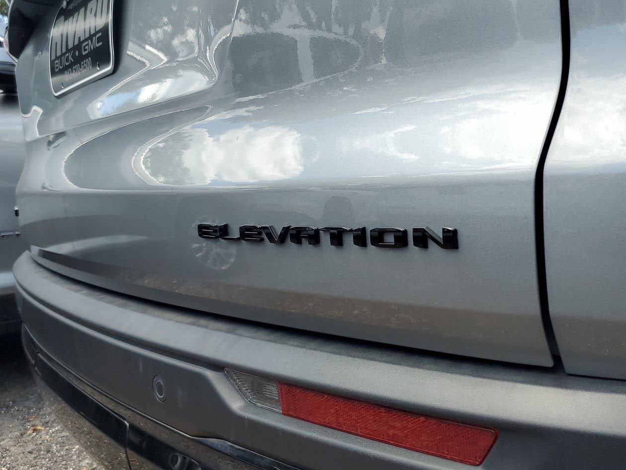 New 2026 GMC Acadia Elevation w/ Black Edition FWD image 9