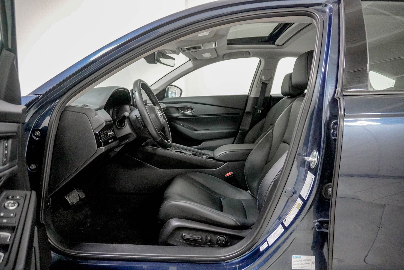 Certified 2025 Honda Accord EX-L image 19