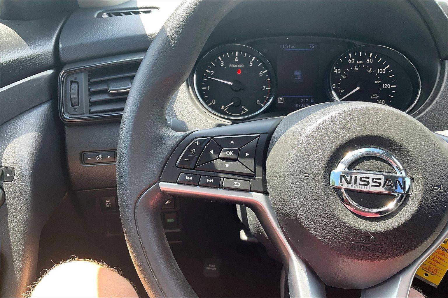 Used 2020 Nissan Rogue S FWD image 18