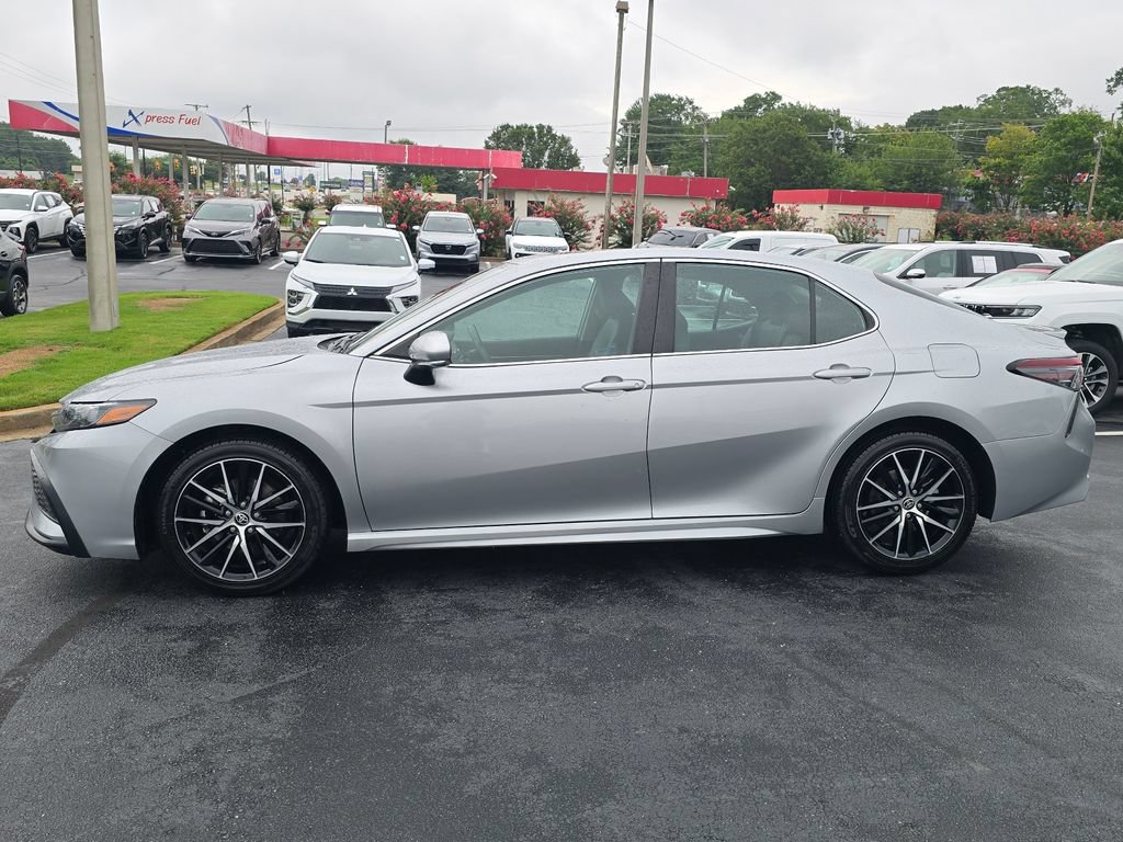Used 2024 Toyota Camry SE FWD image 6