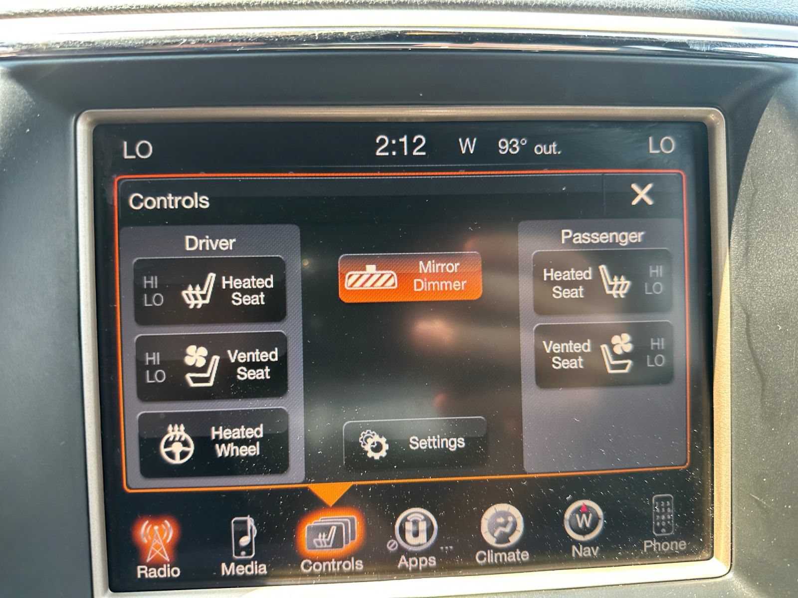 Used 2016 Jeep Grand Cherokee Overland w/ Advanced Technology Group AWD/4WD image 23