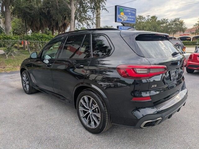 Used 2021 BMW X5 M50i image 5