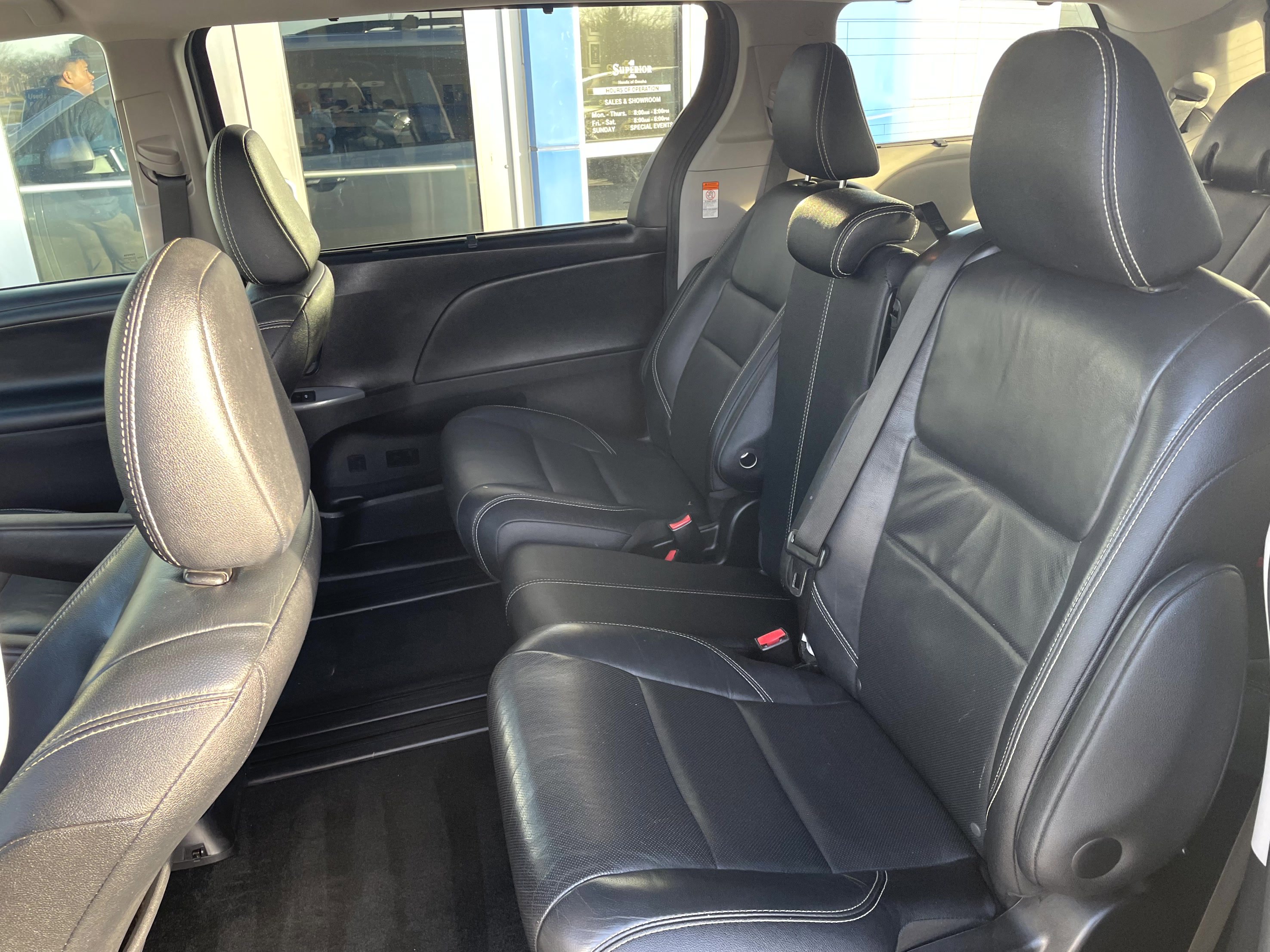 Used 2017 Toyota Sienna SE image 10