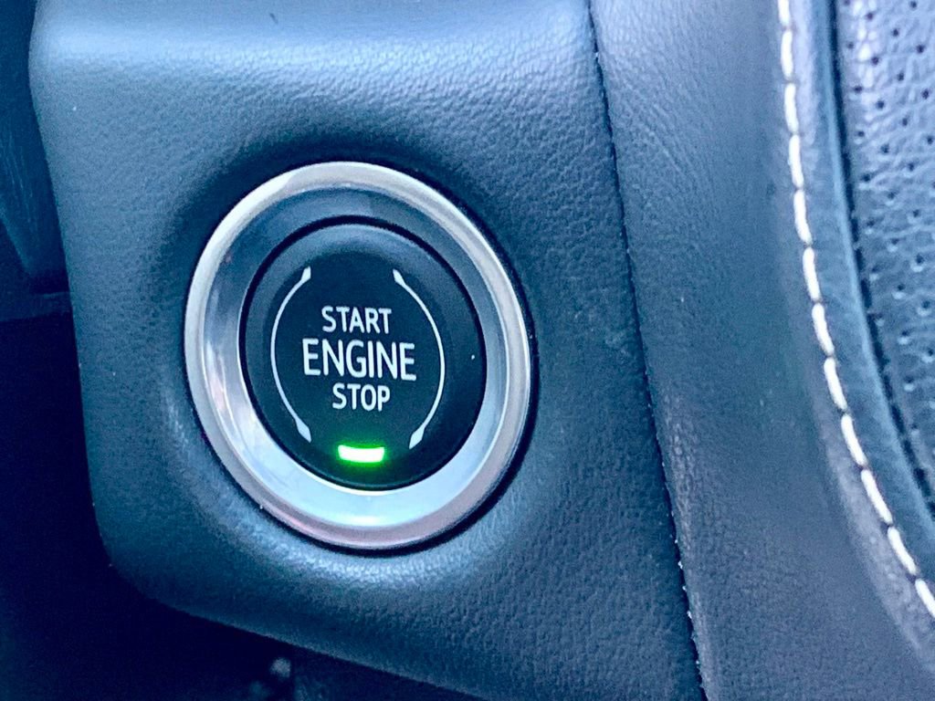 Used 2023 GMC Yukon SLT image 36